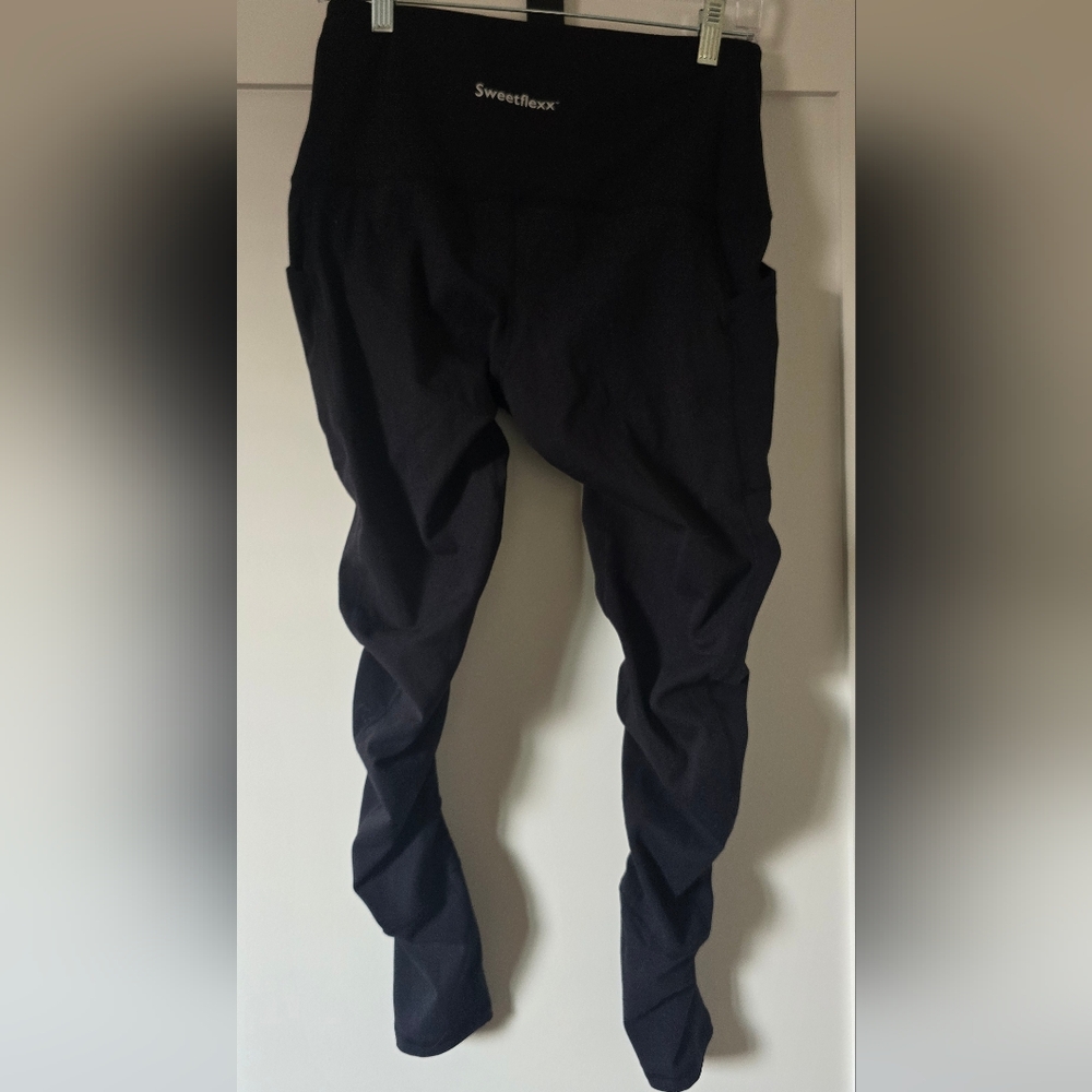 Sweetflexx Black High-Waist Leggings